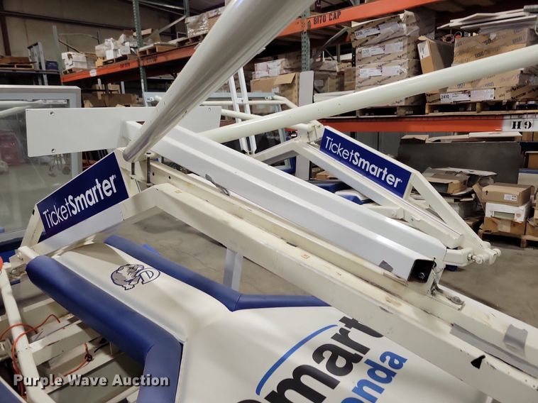 image for item IQ9820 Bison  basketball goal