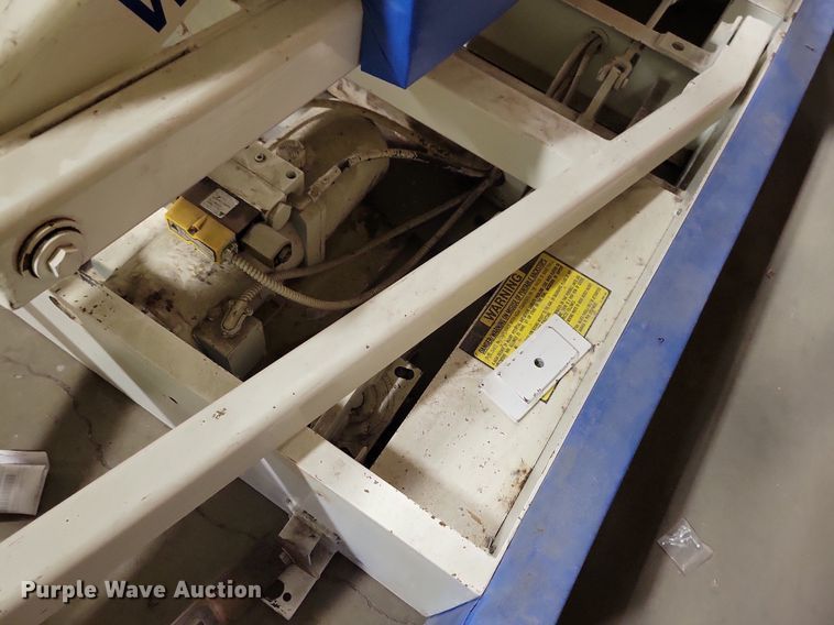 image for item IQ9821 Bison  basketball goal