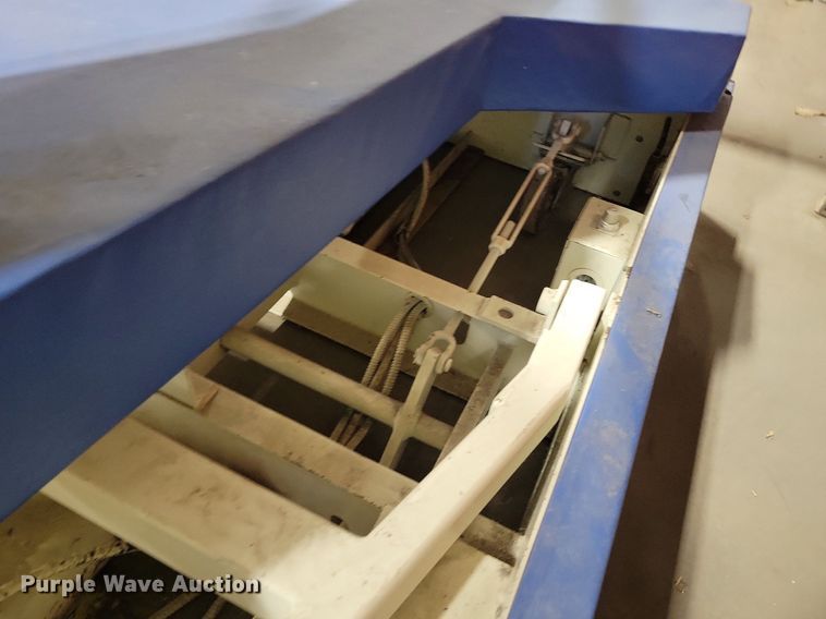 image for item IQ9821 Bison  basketball goal