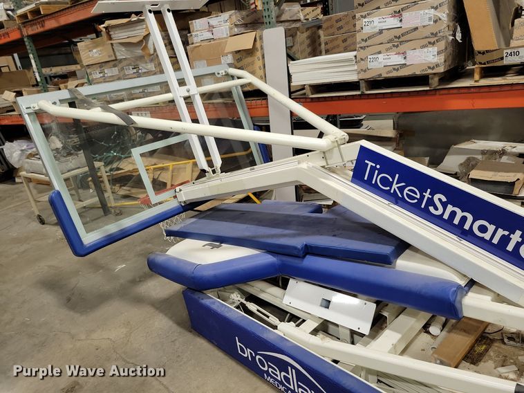 image for item IQ9822 Bison  basketball goal