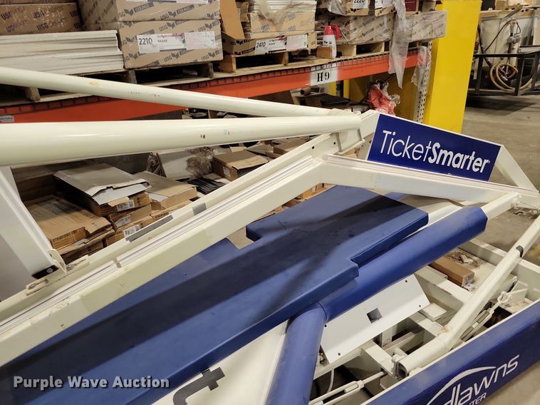 image for item IQ9822 Bison  basketball goal