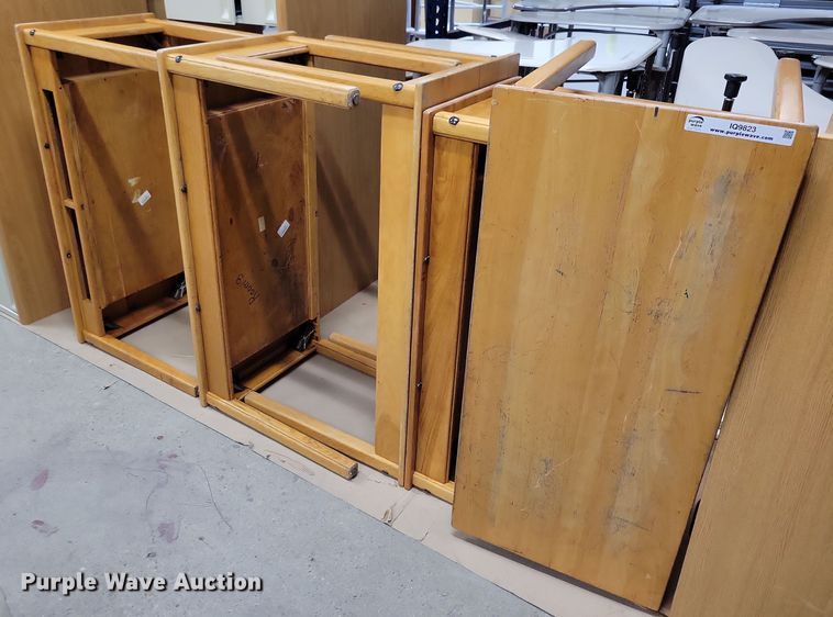 image for item IQ9823 (5) desks