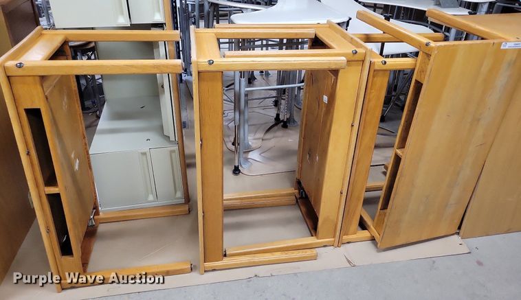 image for item IQ9823 (5) desks