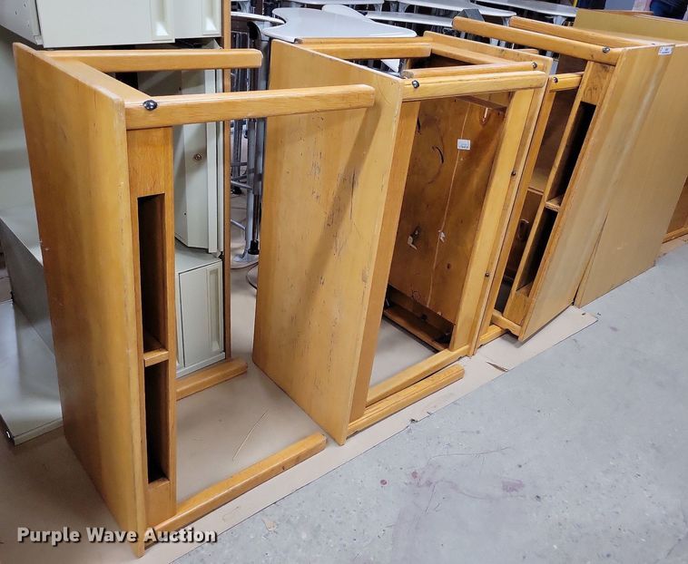 image for item IQ9823 (5) desks