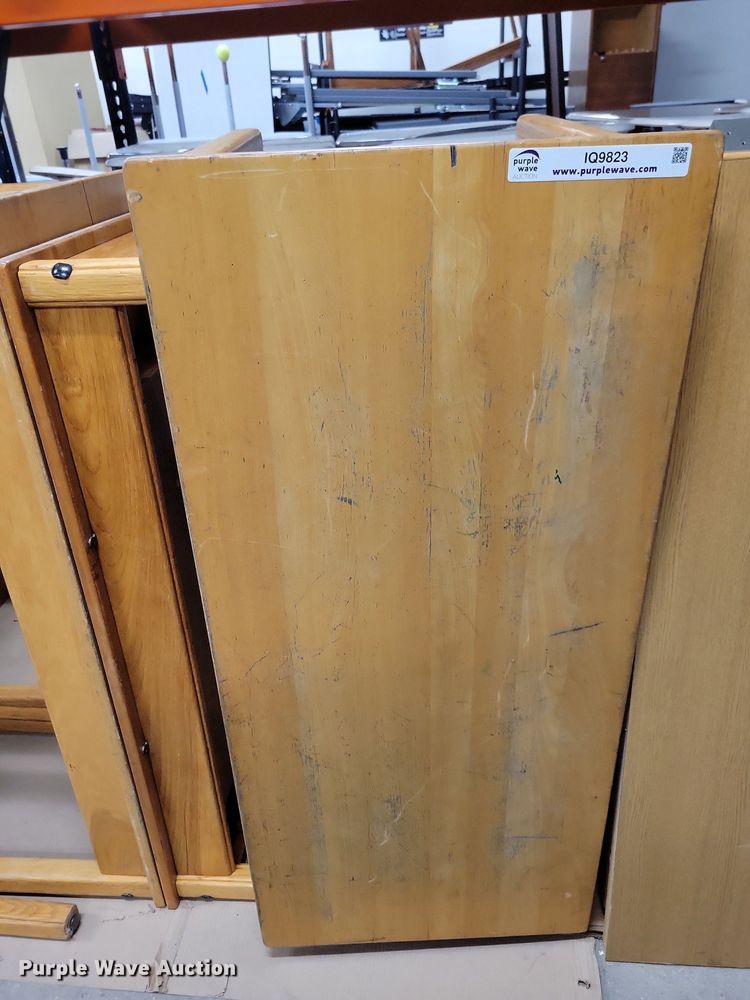 image for item IQ9823 (5) desks