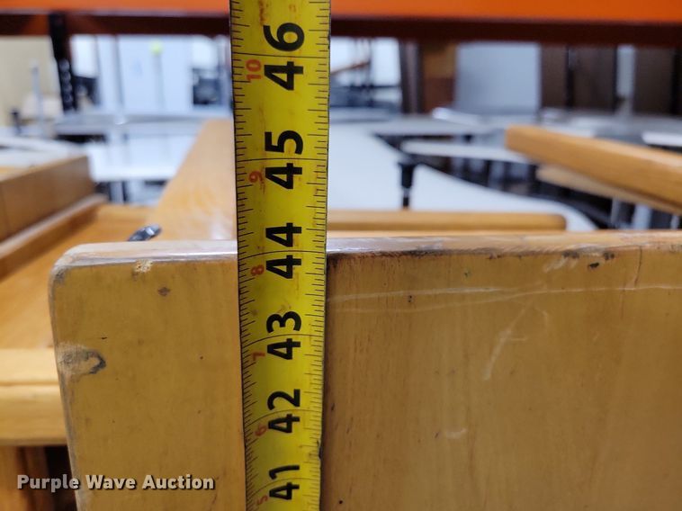 image for item IQ9823 (5) desks