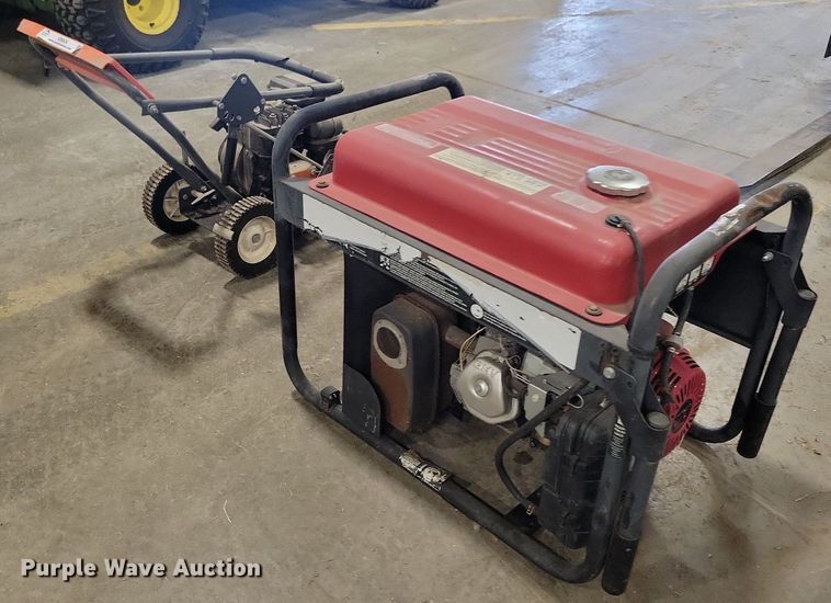 image for item IQ9824 Honda Black Max  generator