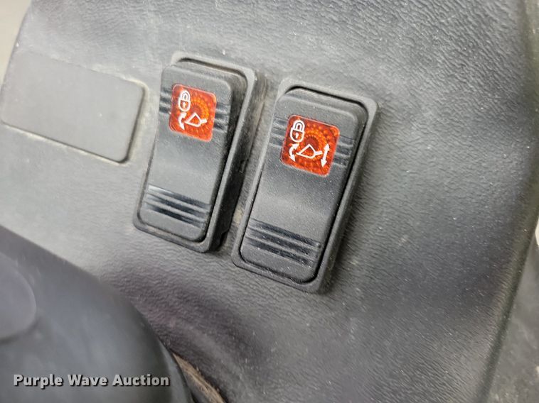 image for item IQ9825 2018 Bobcat 3650  utility vehicle