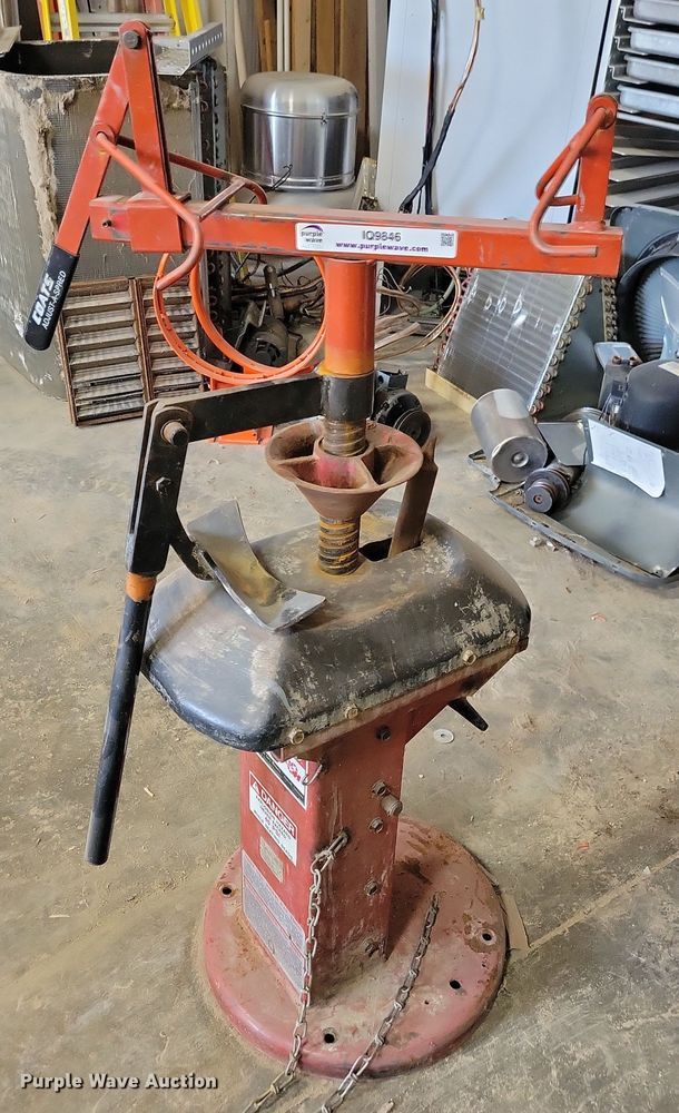 image for item IQ9846 Coats 310  tire machine