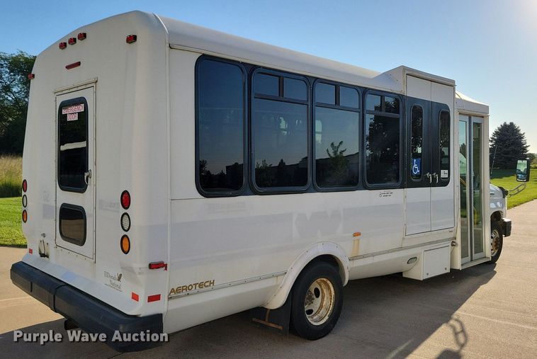 image for item IQ9868 2010 Eldorado Aerotech Ford 240  shuttle bus