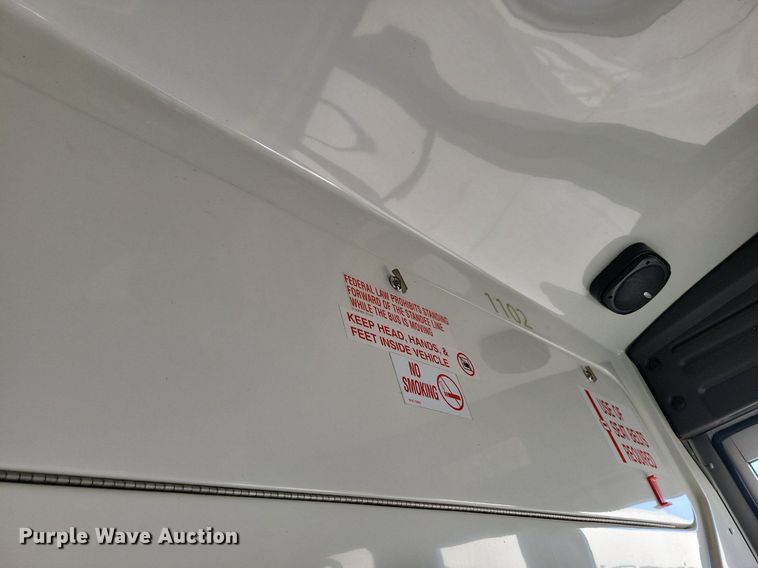 image for item IQ9868 2010 Eldorado Aerotech Ford 240  shuttle bus