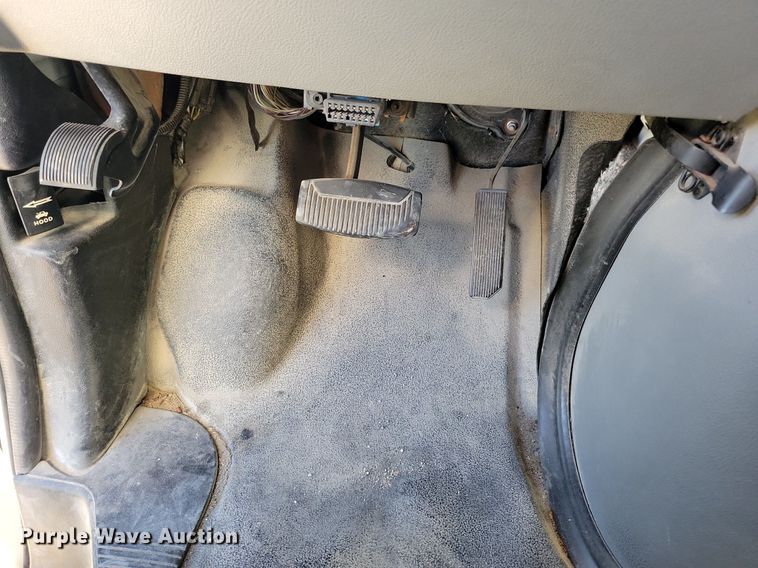 image for item IQ9868 2010 Eldorado Aerotech Ford 240  shuttle bus