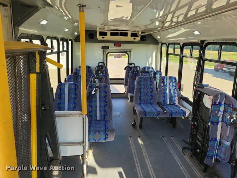 image for item IQ9868 2010 Eldorado Aerotech Ford 240  shuttle bus