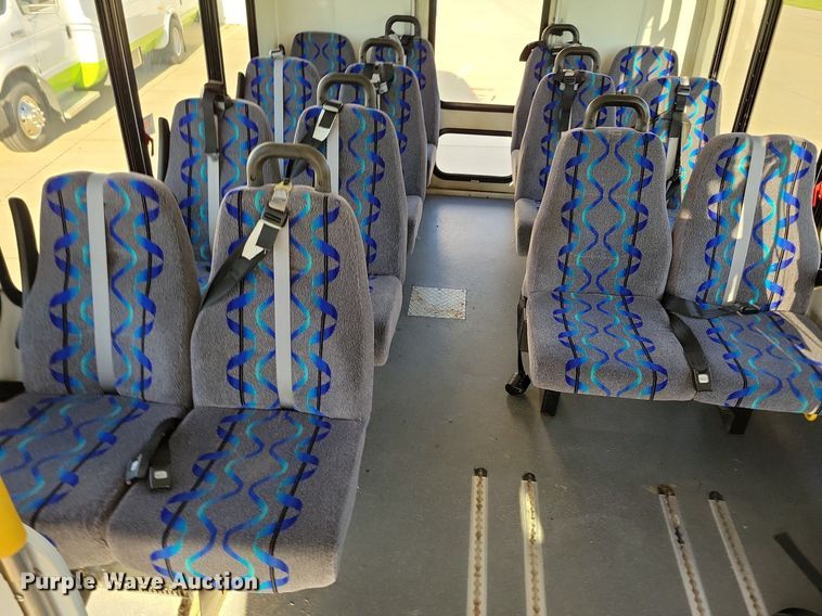 image for item IQ9868 2010 Eldorado Aerotech Ford 240  shuttle bus