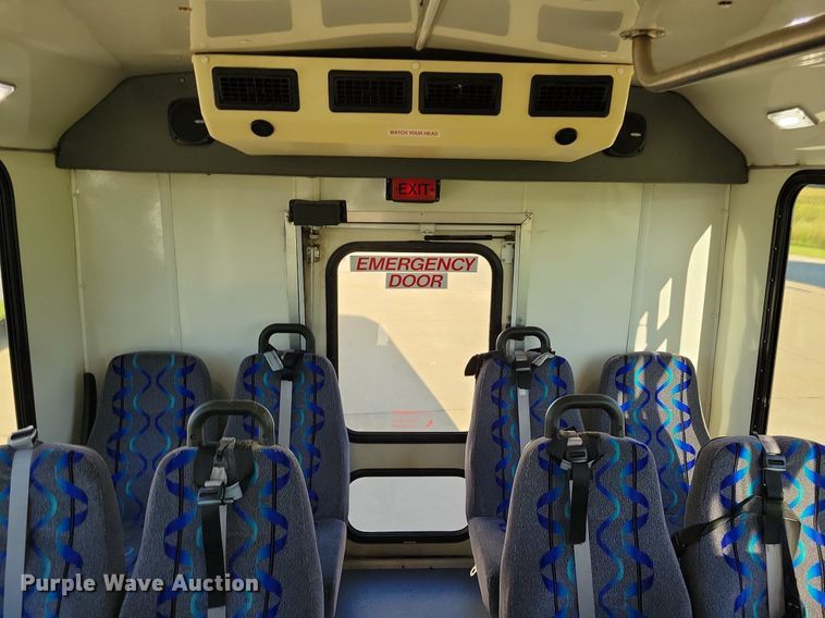 image for item IQ9868 2010 Eldorado Aerotech Ford 240  shuttle bus