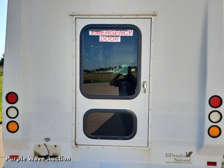 image for item IQ9868 2010 Eldorado Aerotech Ford 240  shuttle bus