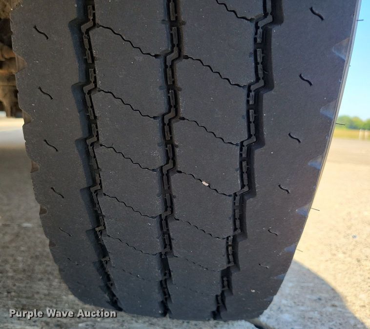 image for item IQ9868 2010 Eldorado Aerotech Ford 240  shuttle bus