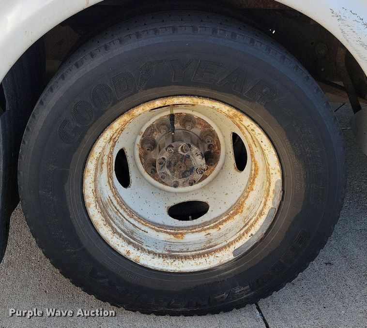 image for item IQ9868 2010 Eldorado Aerotech Ford 240  shuttle bus