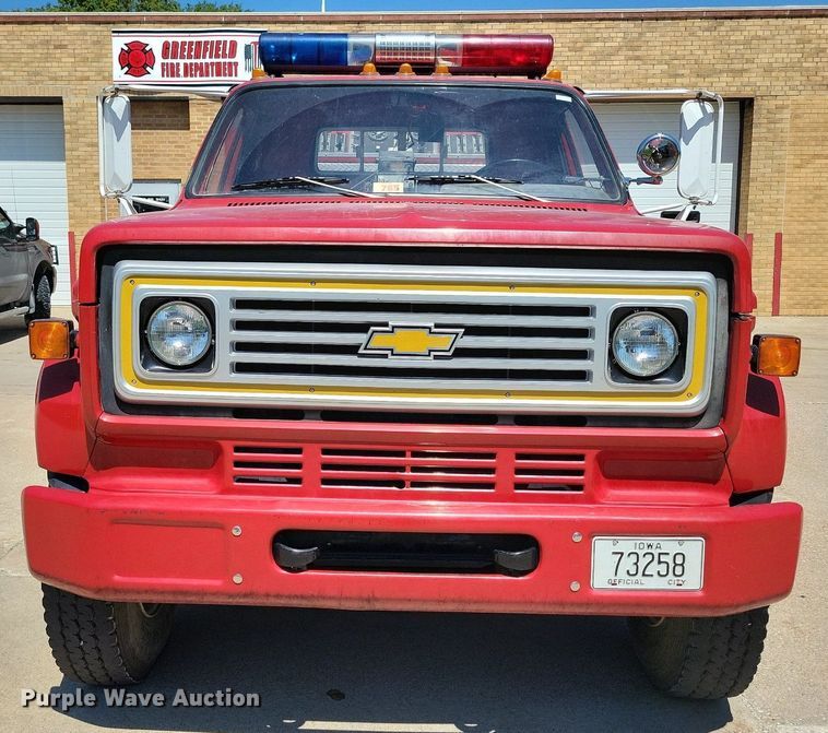 image for item IQ9870 1986 Chevrolet C70  fire truck