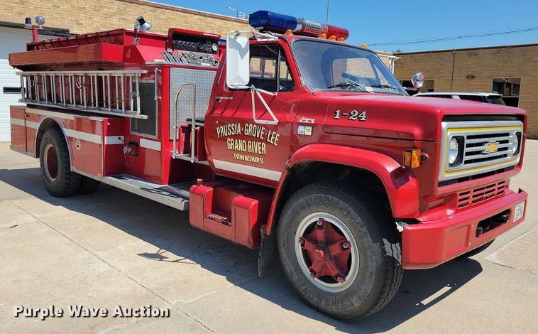 image for item IQ9870 1986 Chevrolet C70  fire truck