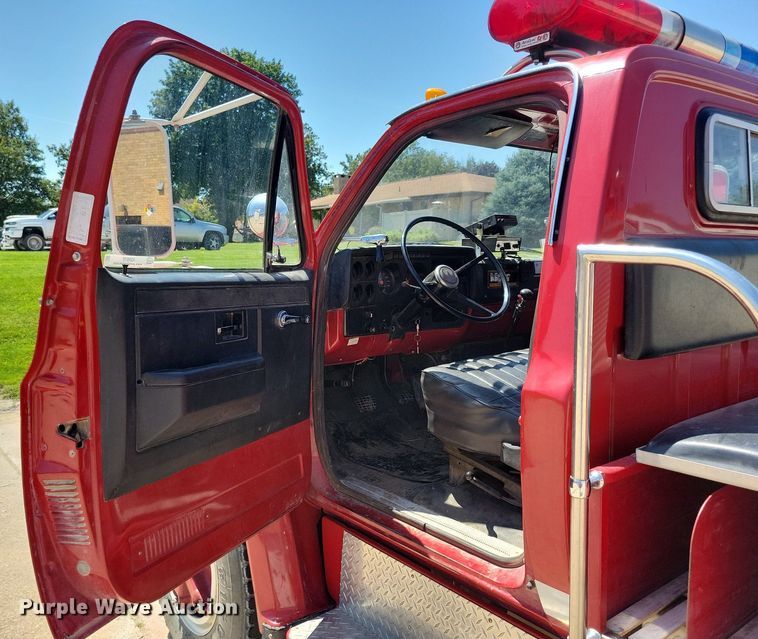 image for item IQ9870 1986 Chevrolet C70  fire truck