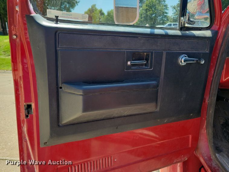 image for item IQ9870 1986 Chevrolet C70  fire truck