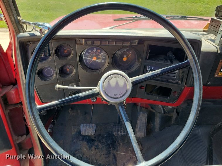 image for item IQ9870 1986 Chevrolet C70  fire truck