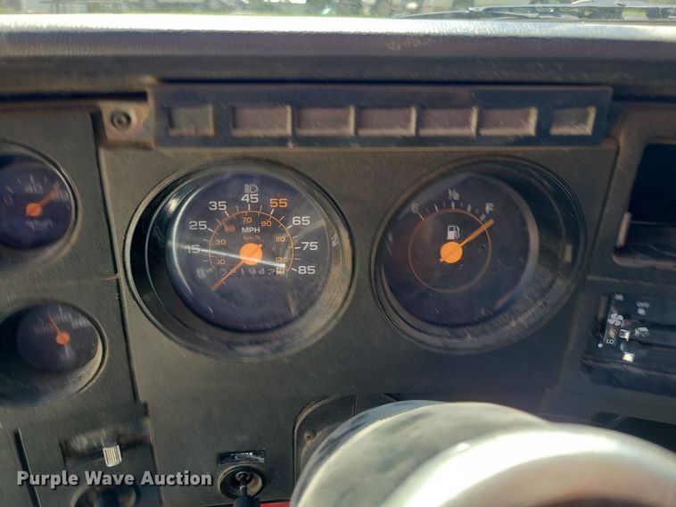 image for item IQ9870 1986 Chevrolet C70  fire truck