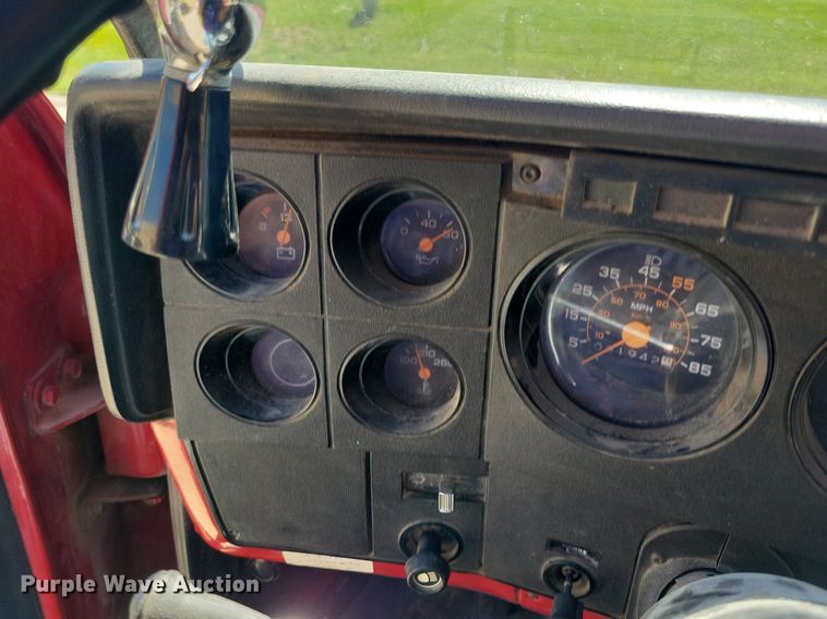 image for item IQ9870 1986 Chevrolet C70  fire truck