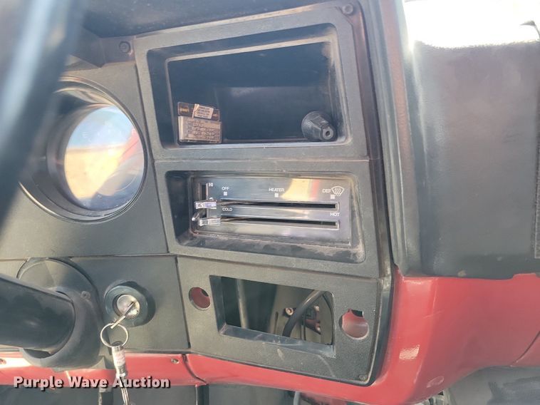 image for item IQ9870 1986 Chevrolet C70  fire truck