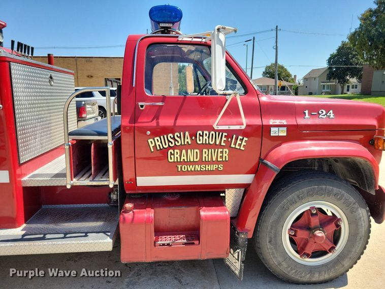 image for item IQ9870 1986 Chevrolet C70  fire truck