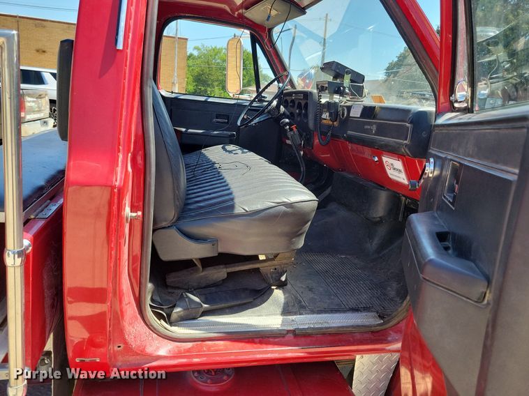 image for item IQ9870 1986 Chevrolet C70  fire truck