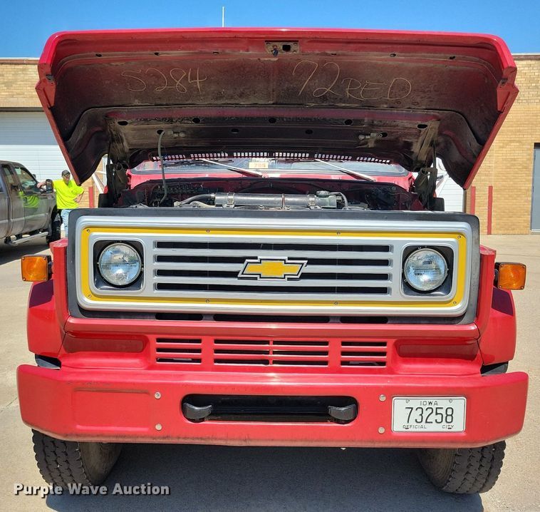 image for item IQ9870 1986 Chevrolet C70  fire truck