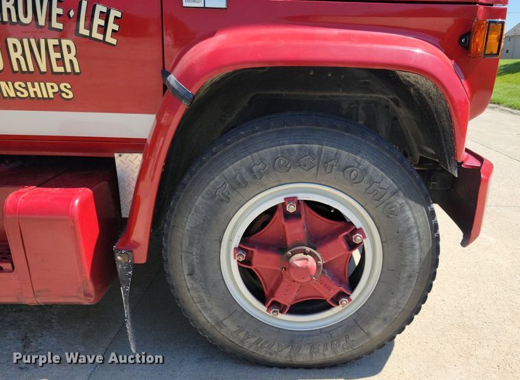 image for item IQ9870 1986 Chevrolet C70  fire truck