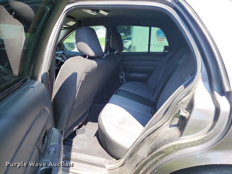 image for item JD9021 2010 Ford Crown Victoria Police Interceptor