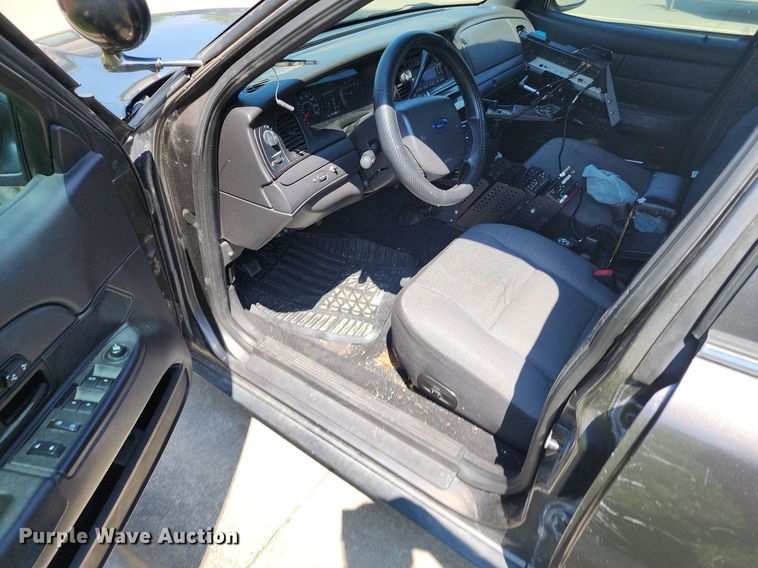 image for item JD9021 2010 Ford Crown Victoria Police Interceptor