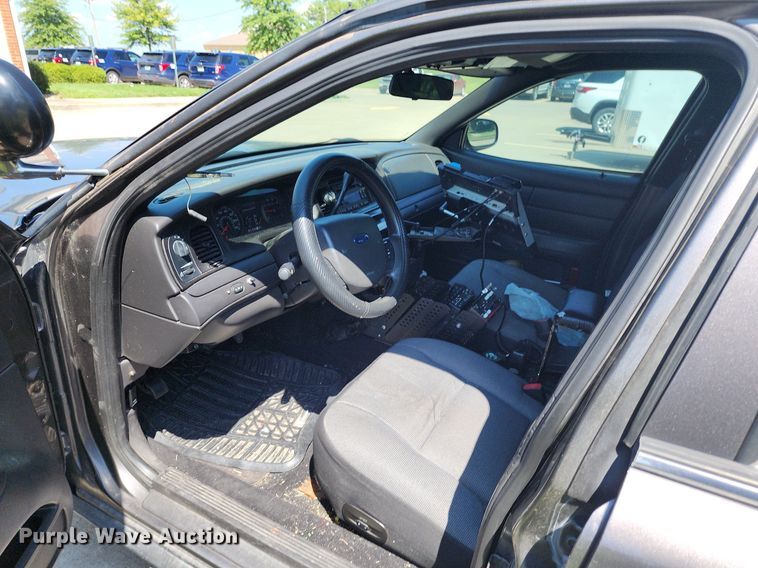 image for item JD9021 2010 Ford Crown Victoria Police Interceptor
