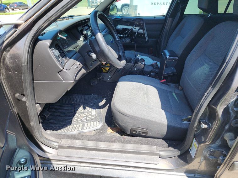 image for item JD9021 2010 Ford Crown Victoria Police Interceptor