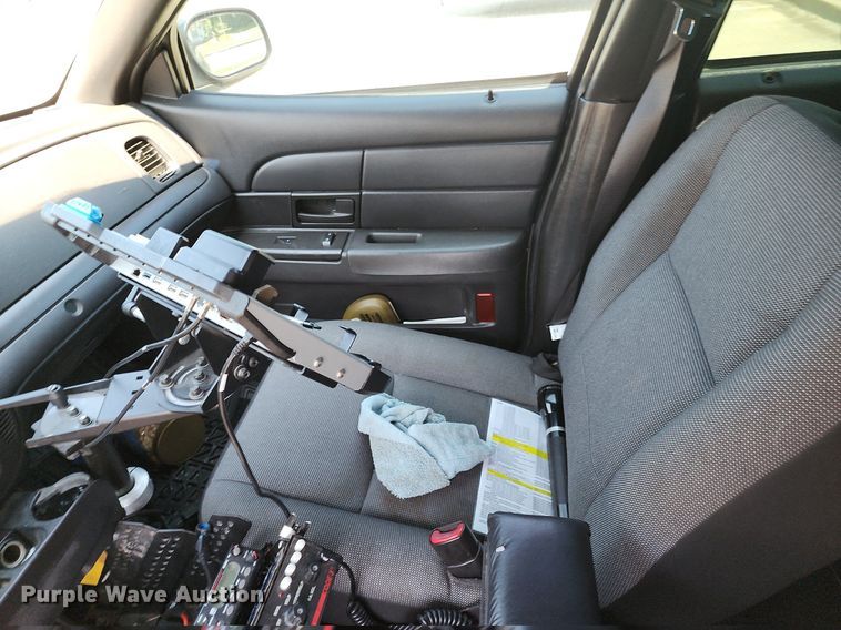 image for item JD9021 2010 Ford Crown Victoria Police Interceptor