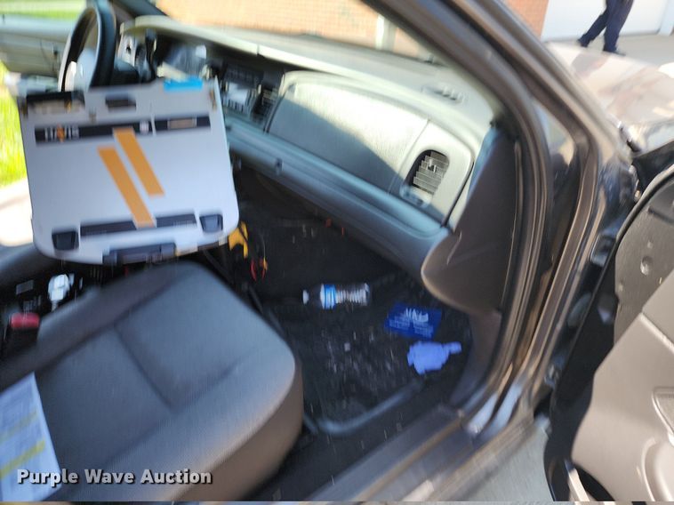 image for item JD9021 2010 Ford Crown Victoria Police Interceptor