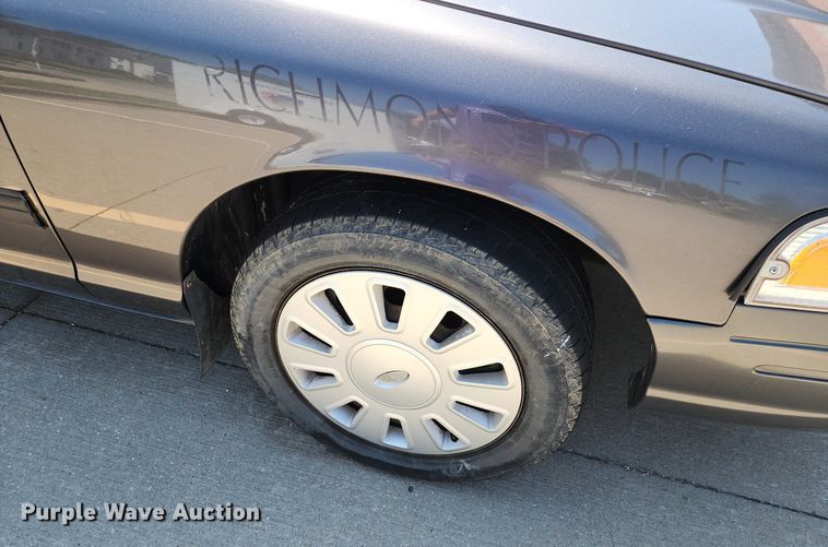 image for item JD9021 2010 Ford Crown Victoria Police Interceptor