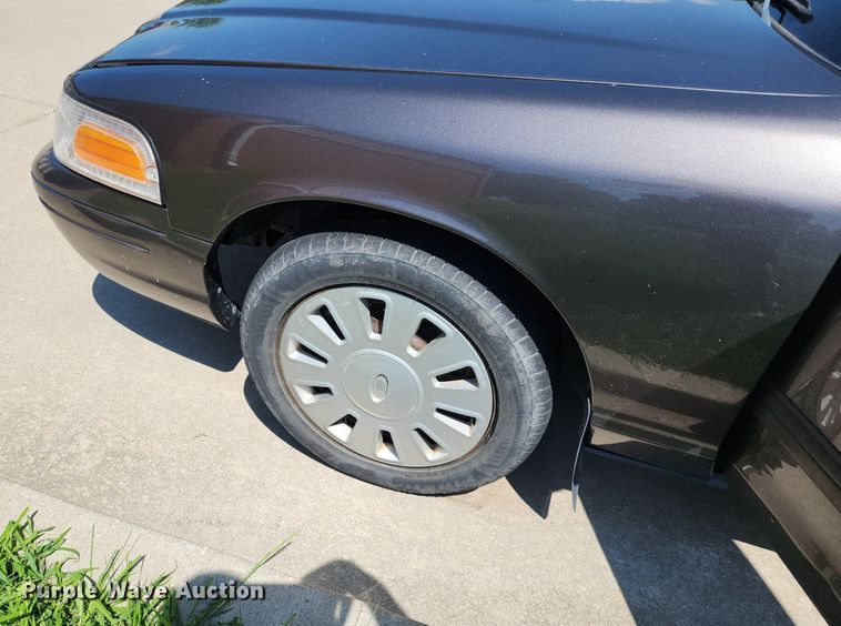 image for item JD9021 2010 Ford Crown Victoria Police Interceptor