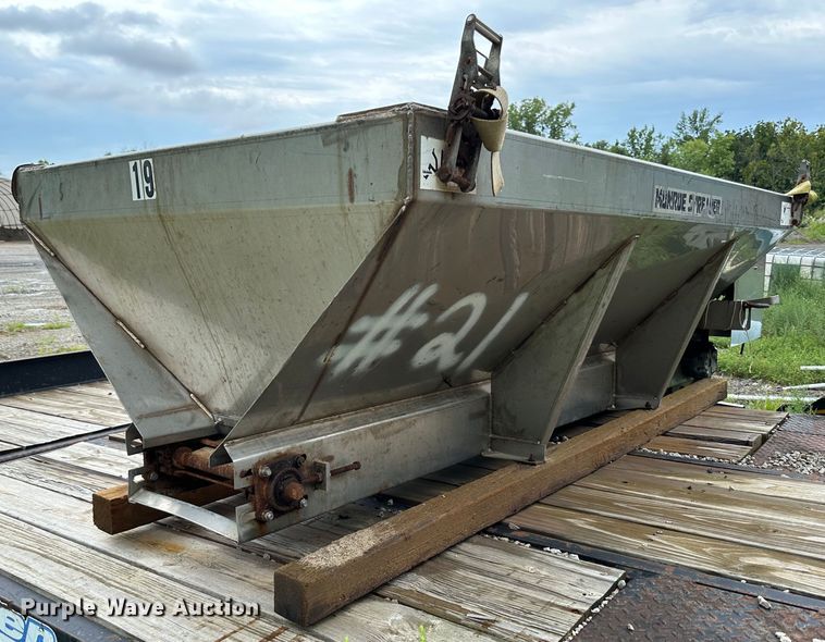 image for item JD9022 Monroe  spreader