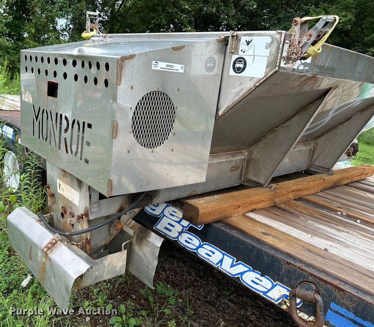 image for item JD9022 Monroe  spreader