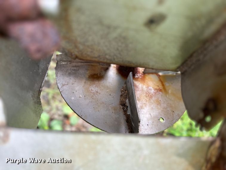 image for item JD9022 Monroe  spreader