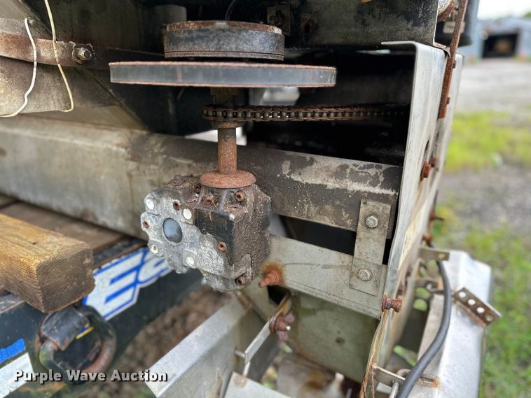 image for item JD9022 Monroe  spreader