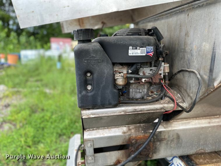 image for item JD9022 Monroe  spreader