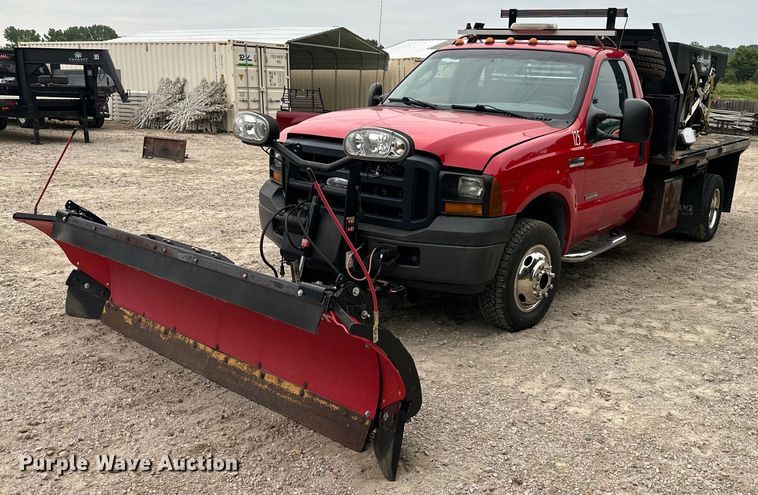 image for item JX9022 2006 Ford  F350 Super Duty  flatbed pickup truck