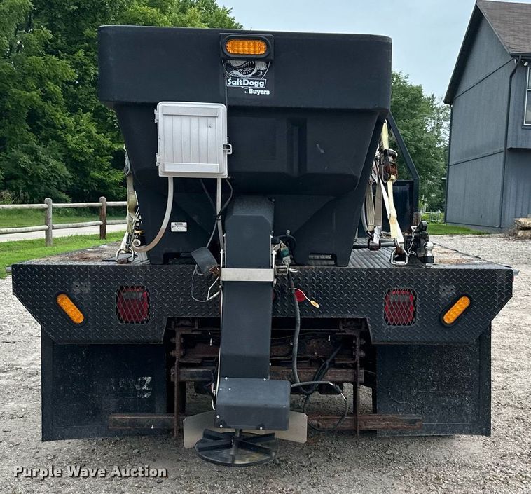 image for item JX9022 2006 Ford  F350 Super Duty  flatbed pickup truck