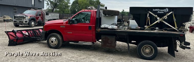 image for item JX9022 2006 Ford  F350 Super Duty  flatbed pickup truck